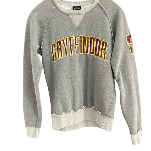 Harry Potter Universal Studios Sweatshirt Gryffindor Arm Patch Women’s XS - Picture 2 of 14